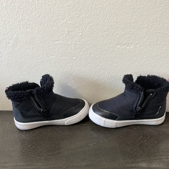 Cat & Jack black cold weather boot toddler size 5 - Picture 6 of 7